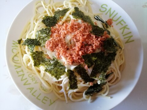 電子レンジで鶏ガラ&鮭フレーク大盛り冷製パスタ